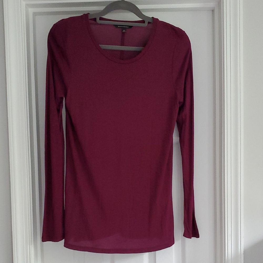 Banana Republic Rich Purple/ Plum Long Sleeve Top. Size M.